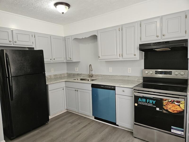 1911 Wordsworth Dr - Photo 5 of 17