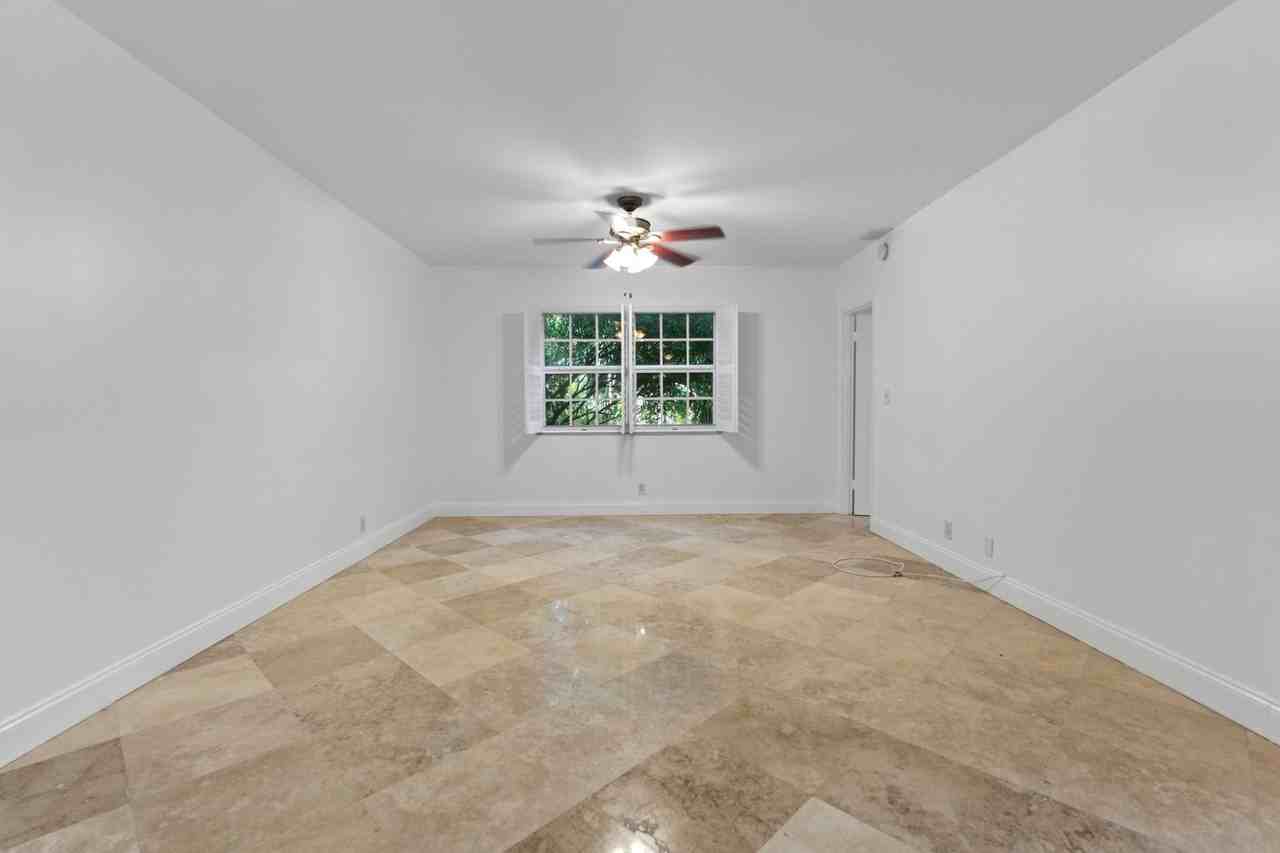 2424 Se 17th St - Photo 5 of 31