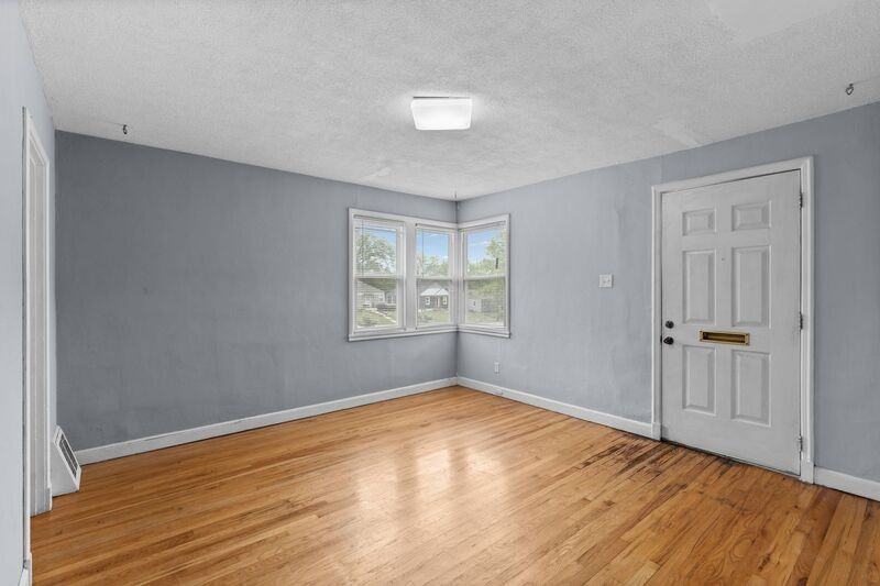 7711 Brocton Ct - Photo 2 of 14