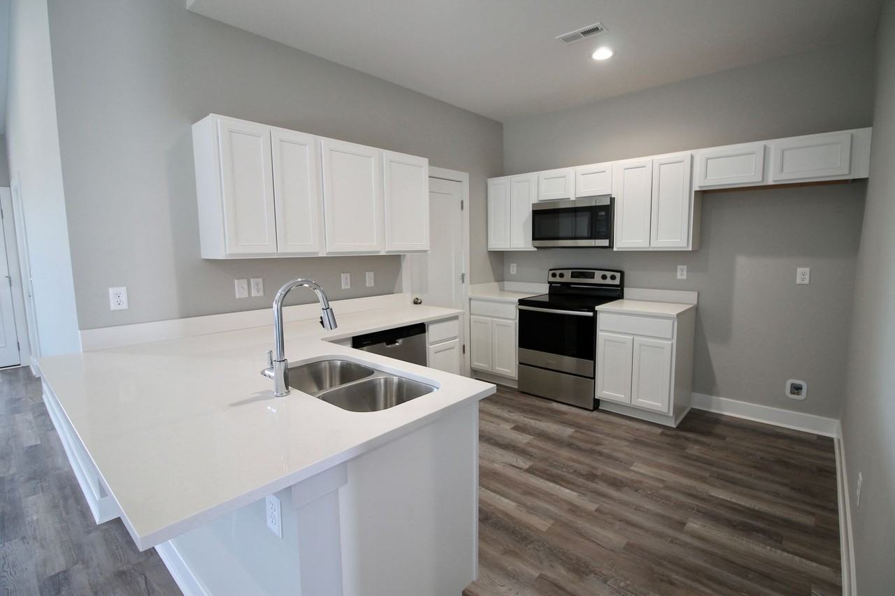 Lynndale - Photo 4 of 16