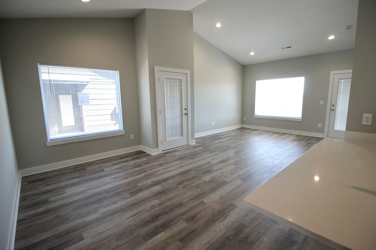 Lynndale - Photo 6 of 16