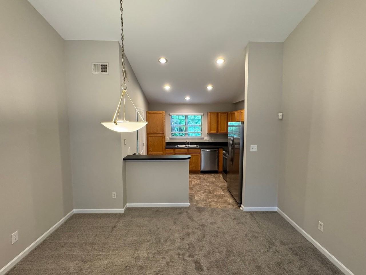 7333 Michaels Landing Dr - Photo 4 of 15