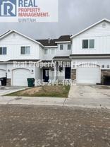 420 E Red Fox Ln - Photo 1 of 1