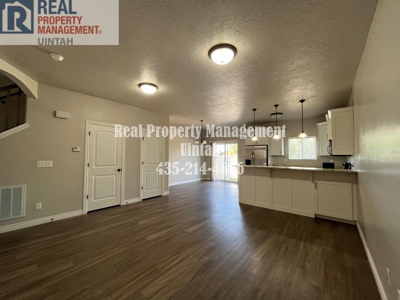 420 E Red Fox Ln - Photo 6 of 16