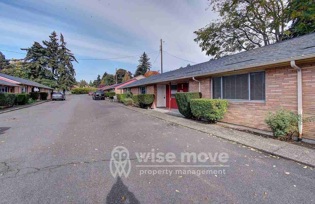 2605 E Mill Plain Blvd #4 - Photo 2 of 21