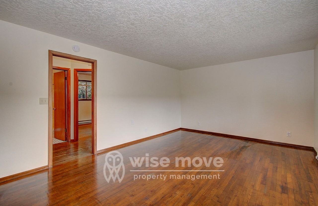 2605 E Mill Plain Blvd #4 - Photo 4 of 21