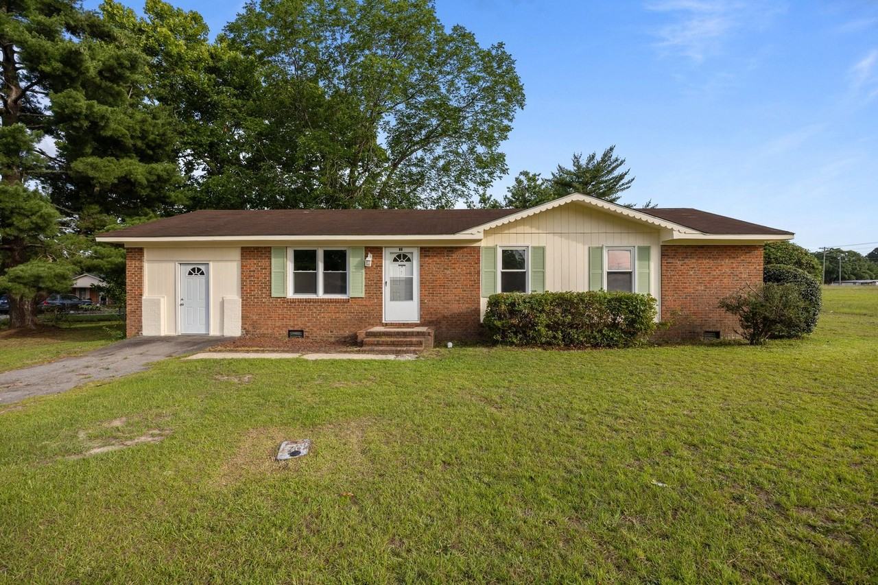 54 Rolling Springs Dr - Photo 2 of 32
