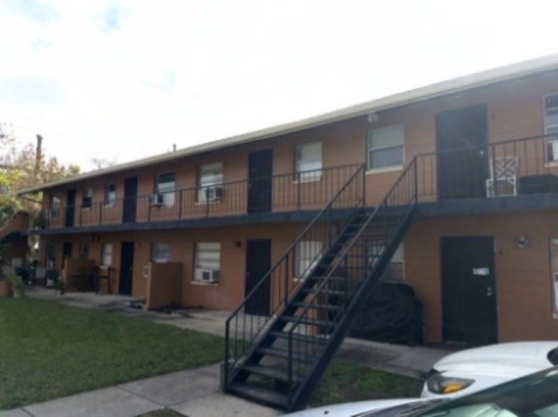 Tampa Terrace - Photo 6 of 12