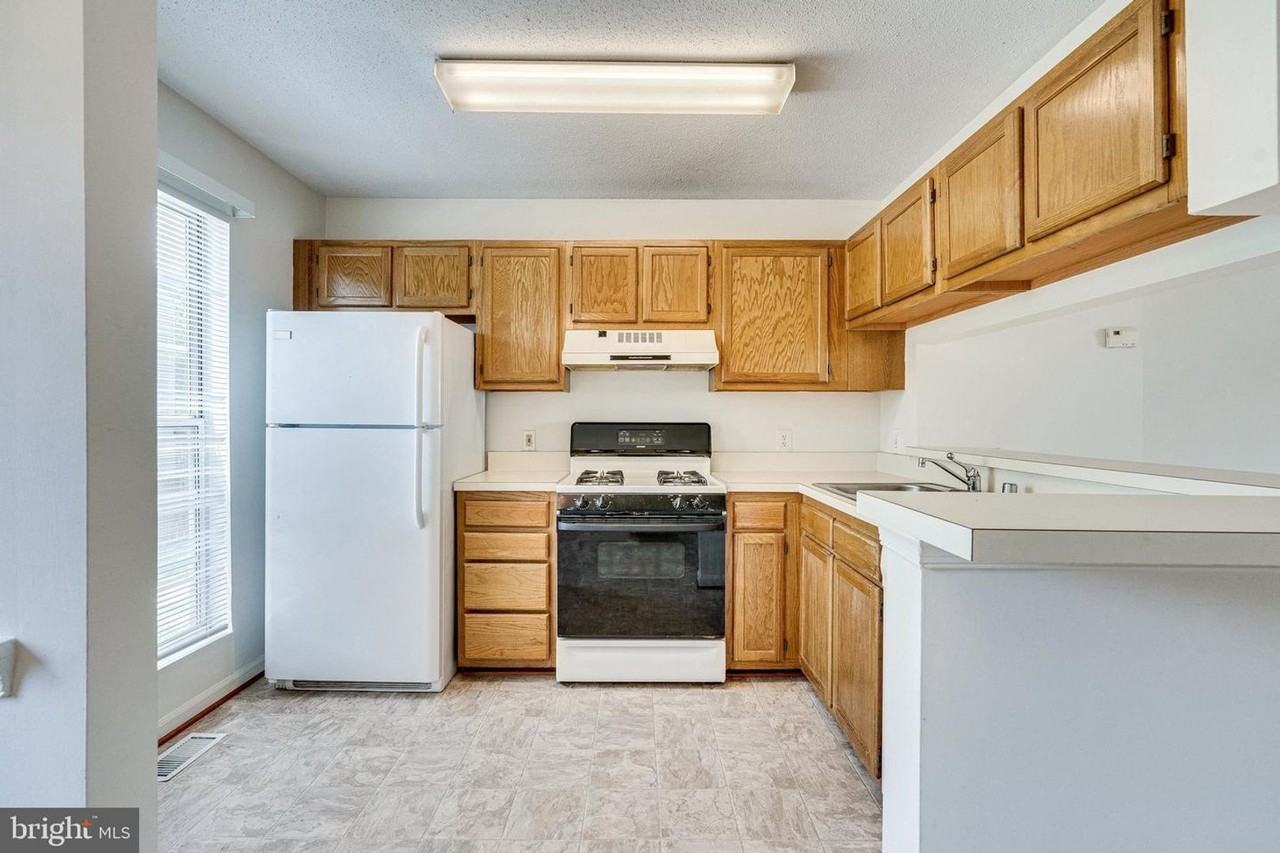 6628 High Valley Ln - Photo 3 of 13