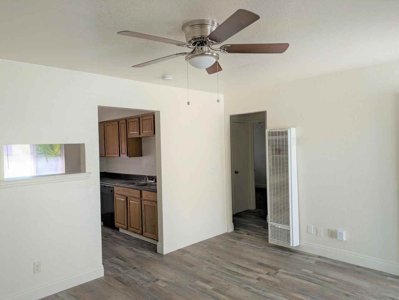 427 West Locust Avenue - Photo 2 of 16