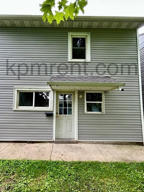 807 5th Ave NE - Photo 2 of 13