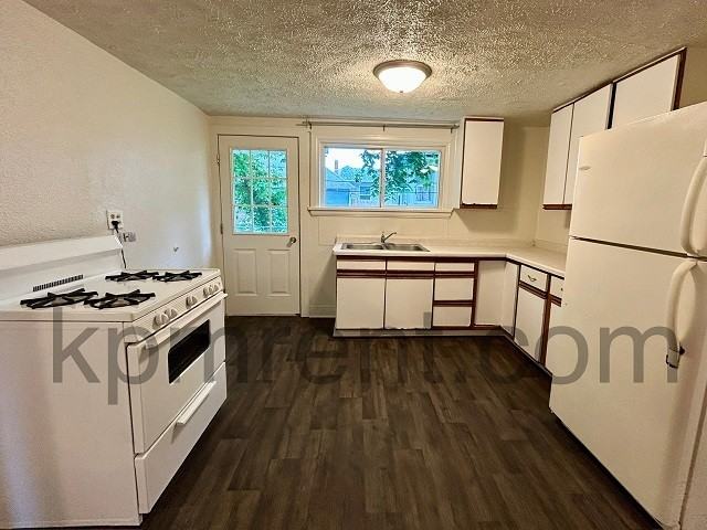 807 5th Ave NE - Photo 3 of 13
