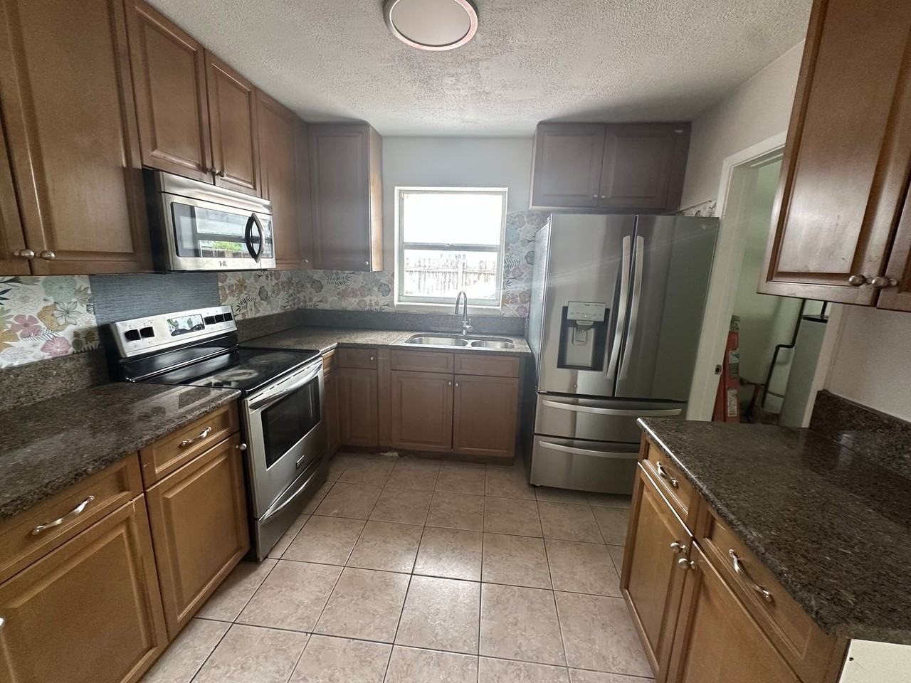 775 Snead Cir - Photo 5 of 10