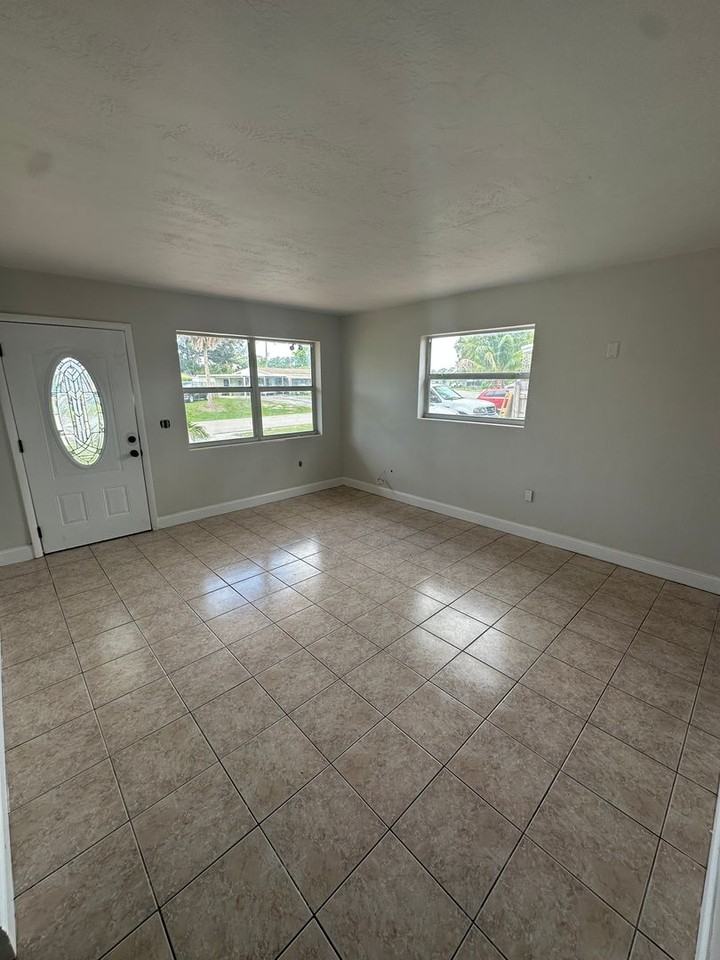 775 Snead Cir - Photo 7 of 10