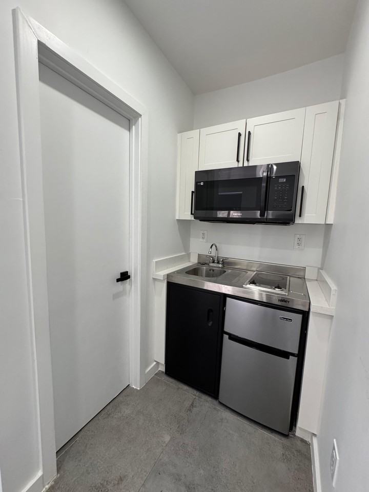 5541 Northwest Miami Court - Photo 4 of 24