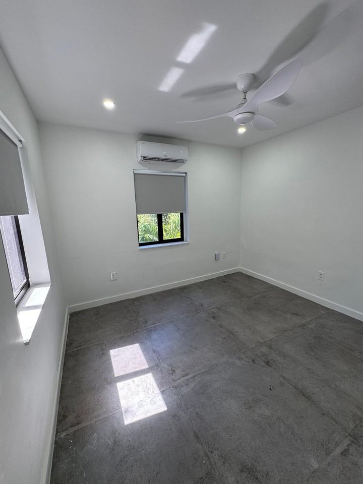 5541 Northwest Miami Court - Photo 5 of 24