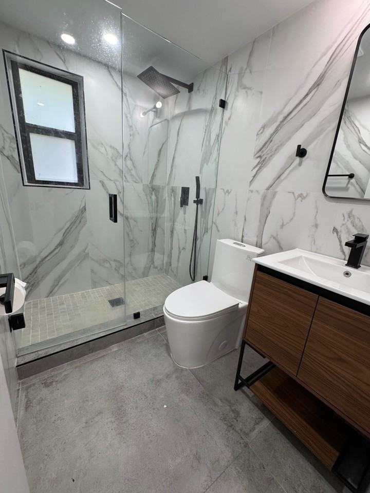 5541 Northwest Miami Court - Photo 7 of 24