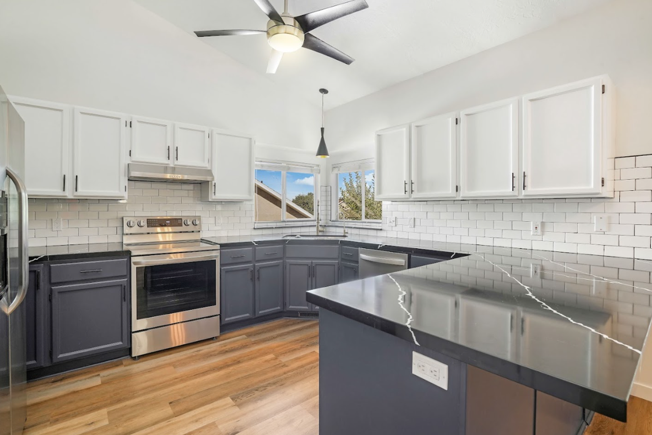 1051 E 11780 S - Photo 4 of 17