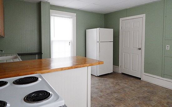 102 Union St - Photo 2 of 9