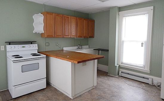 102 Union St - Photo 3 of 9