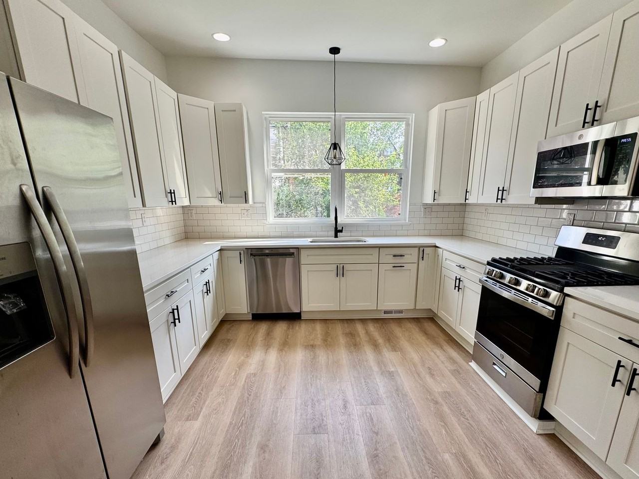 5447 Avondale Pl - Photo 3 of 35