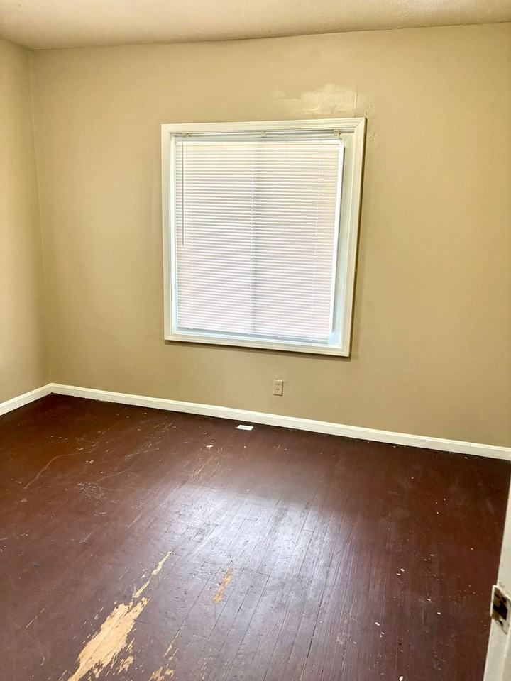 711 Heywood Ave - Photo 3 of 9