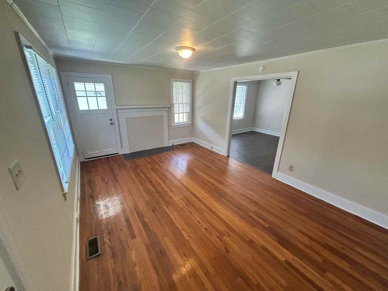 857 Bradley St - Photo 3 of 13