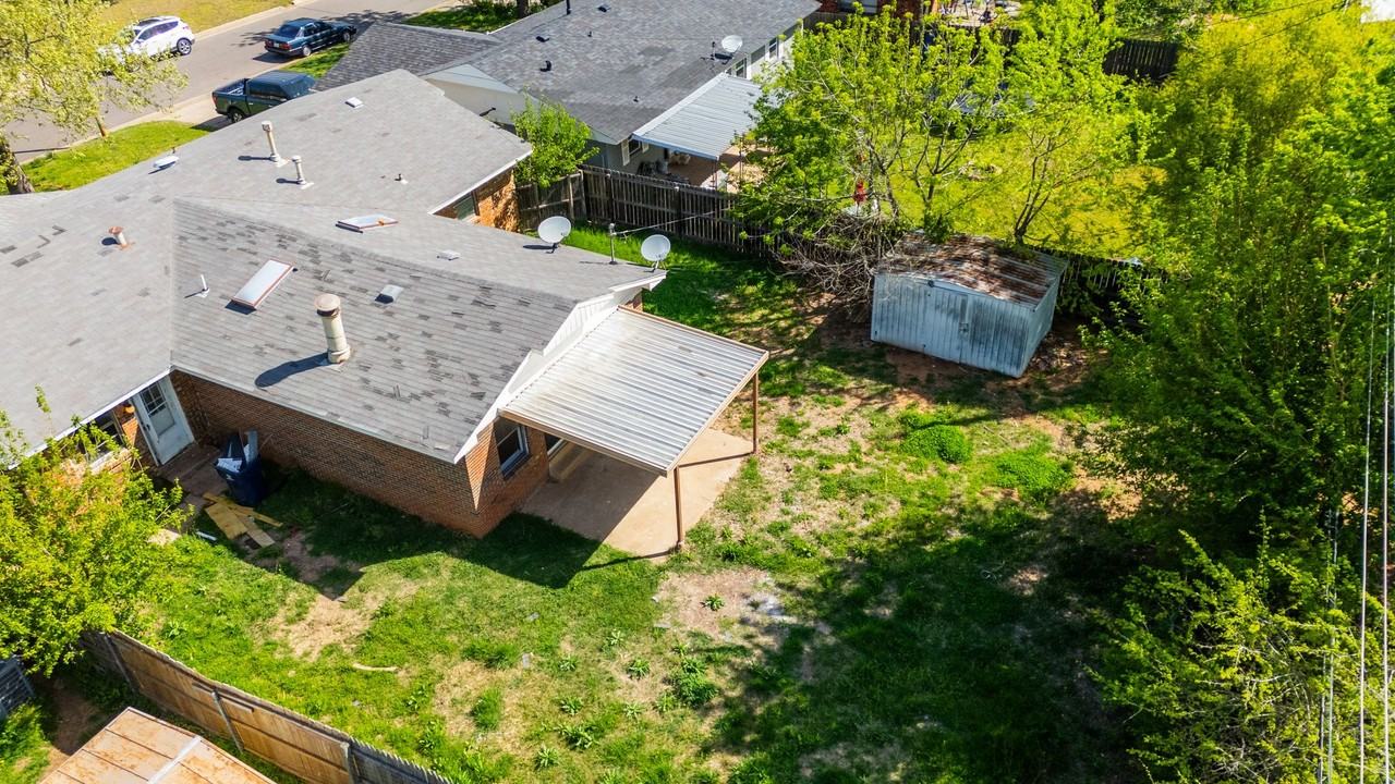 2604 Sw 65th St - Photo 2 of 25