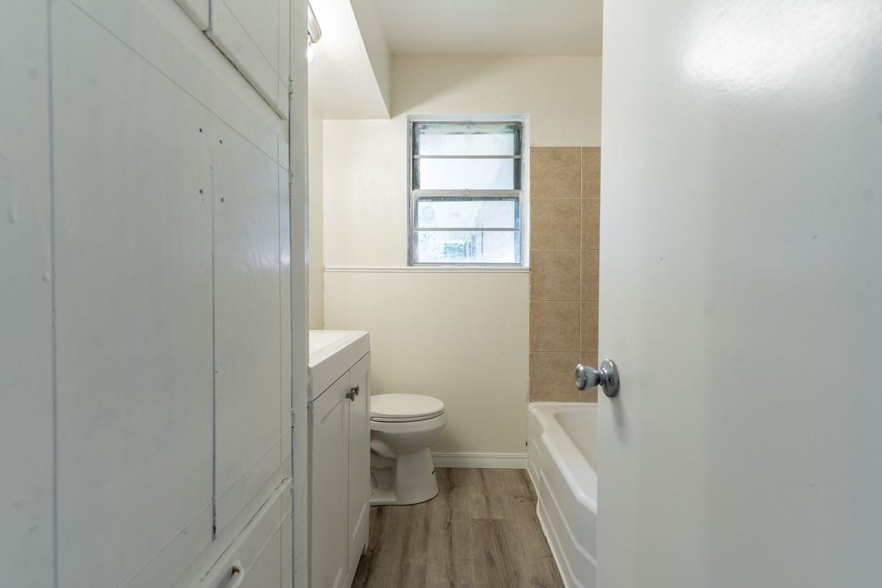 2604 Sw 65th St - Photo 7 of 25