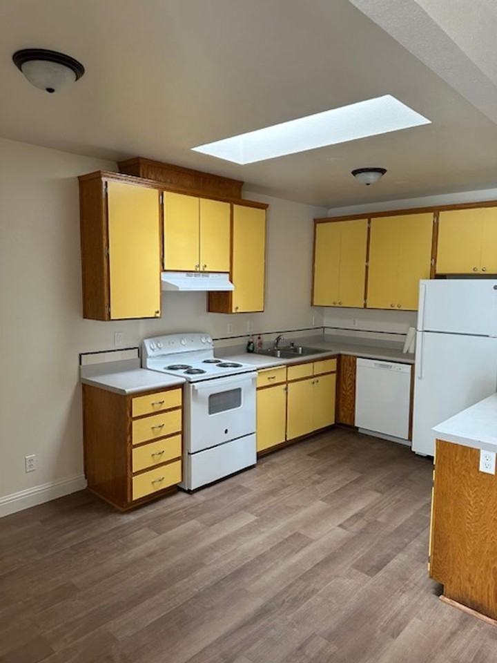 274 E 8th St - Photo 7 of 17