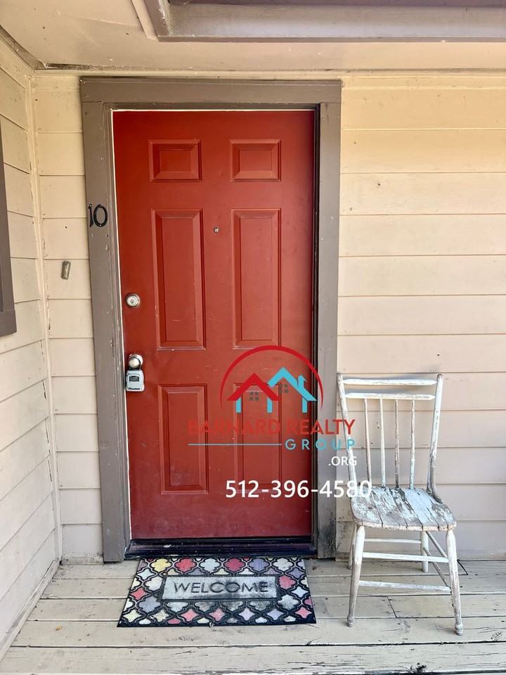 402 N Fredericksburg St - Photo 2 of 17