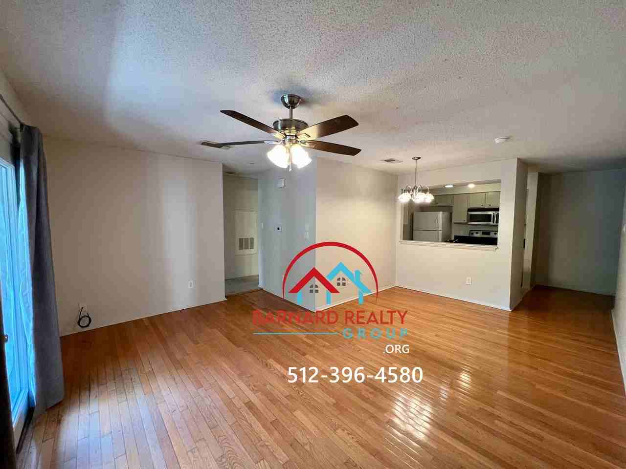 402 N Fredericksburg St - Photo 4 of 17