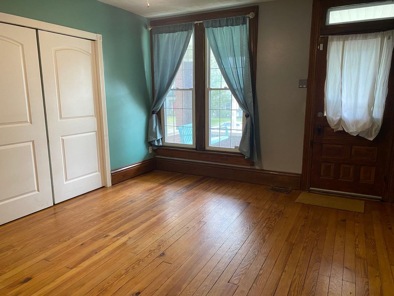 1022 Ellison Ave - Photo 3 of 9