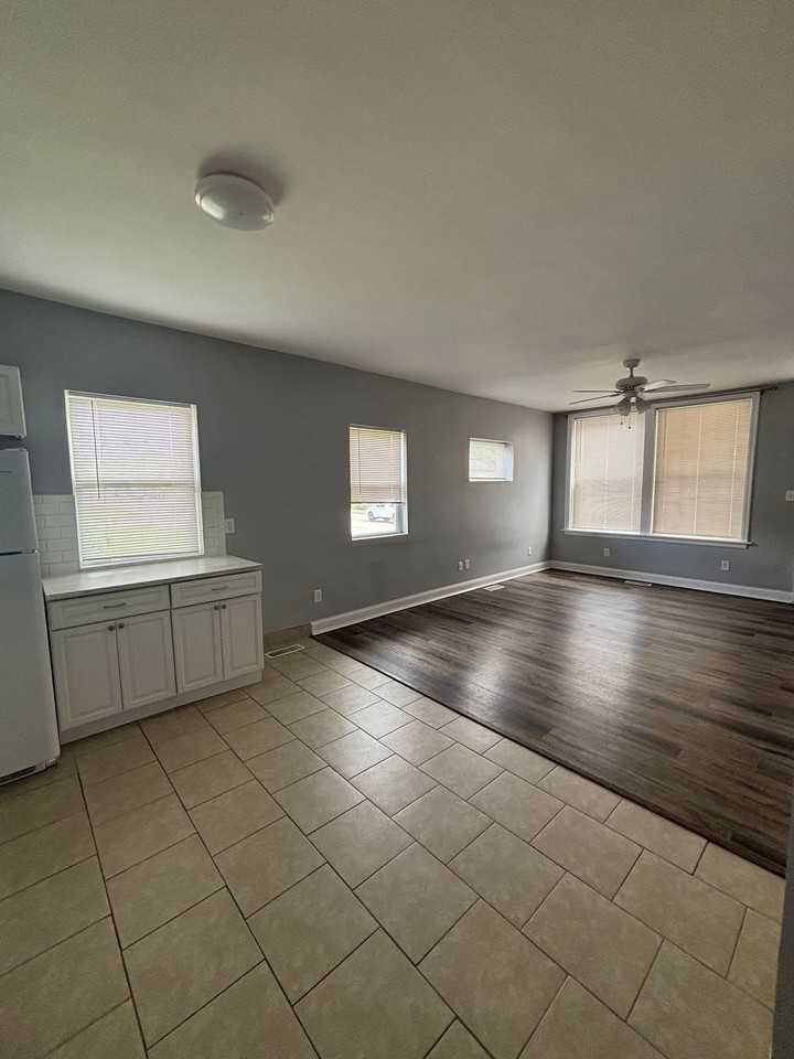 4172 Galbraith - Photo 4 of 8