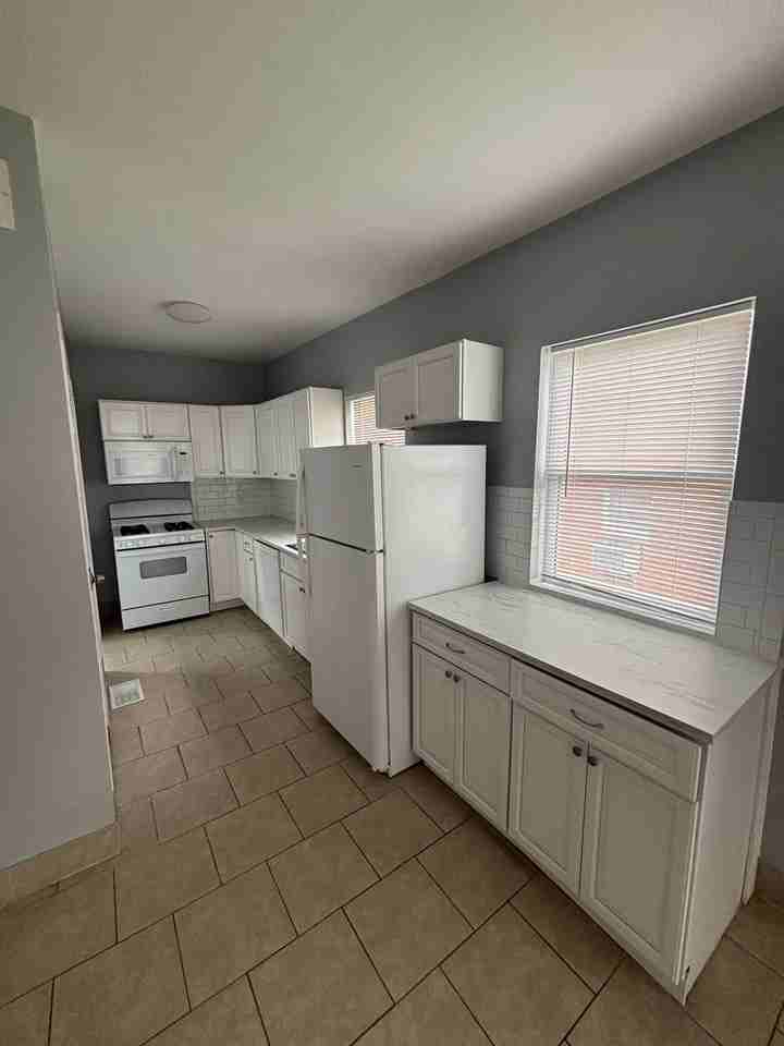 4172 Galbraith - Photo 5 of 8