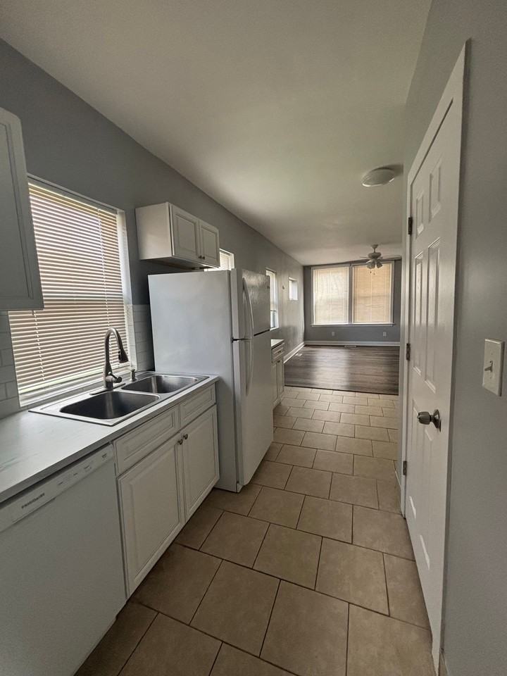 4172 Galbraith - Photo 7 of 8