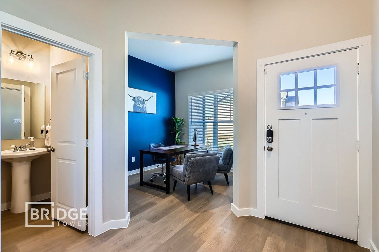 1020 Ethan Cir - Photo 2 of 17