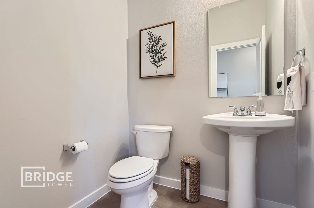 1020 Ethan Cir - Photo 3 of 17