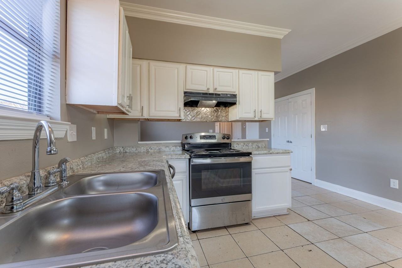 1651 Clear Lake Ave - Photo 6 of 20