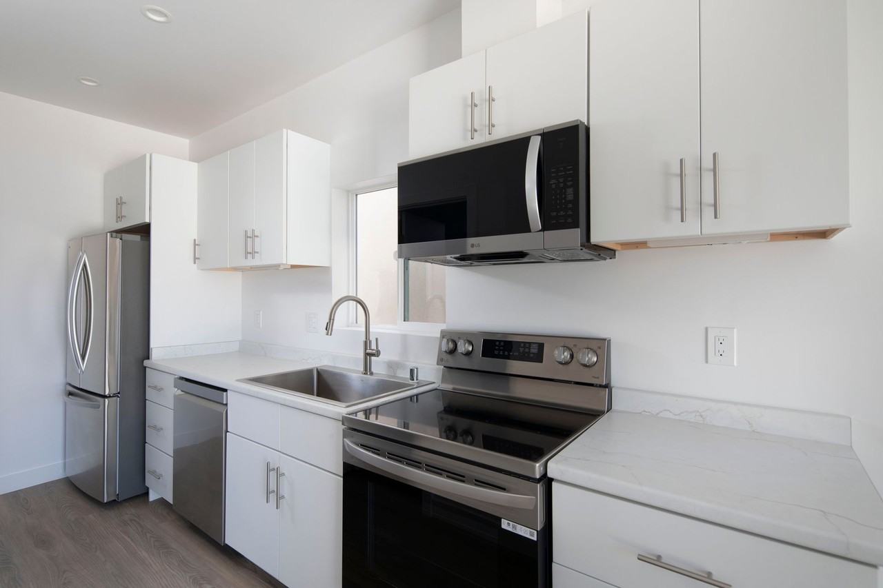 4228 Feather Avenue - Photo 6 of 14