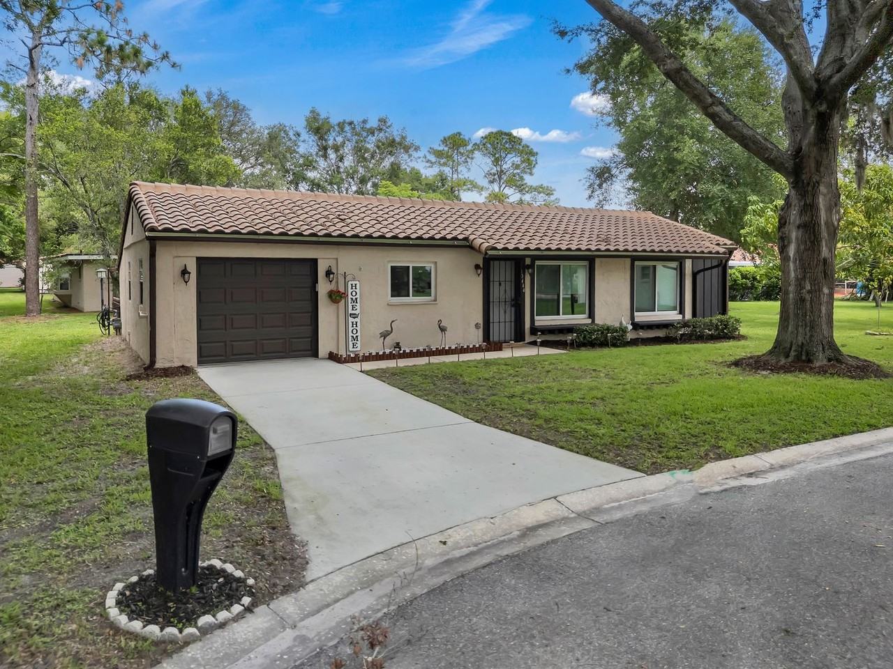 10444 Kingbrook Lane - Photo 2 of 26