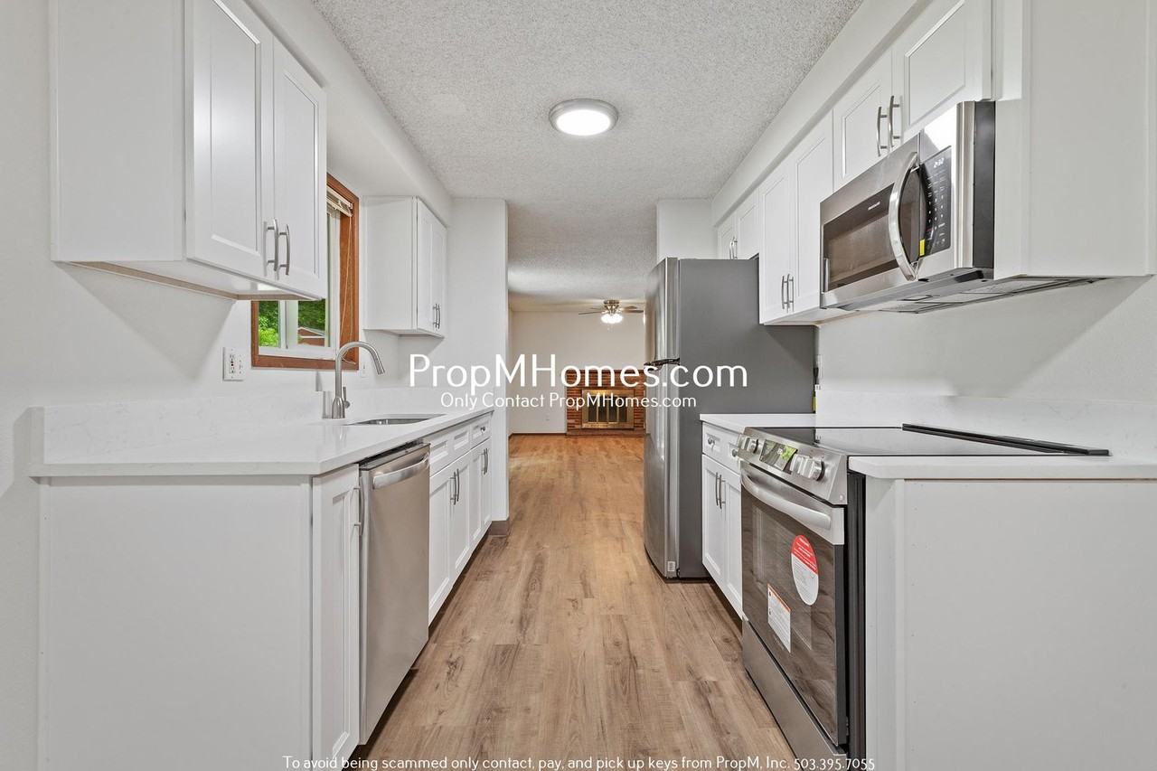 5870 Sw 192nd Ave - Photo 6 of 24