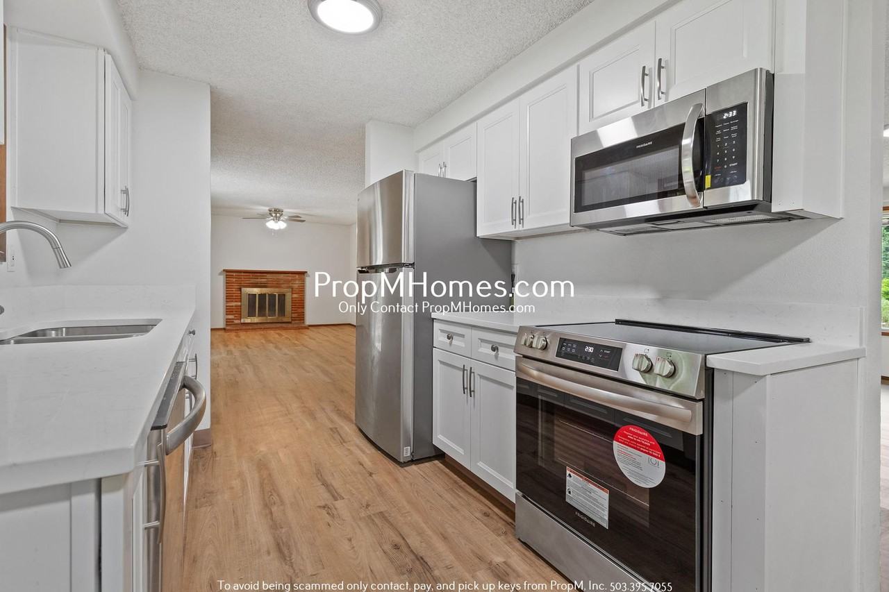 5870 Sw 192nd Ave - Photo 7 of 24