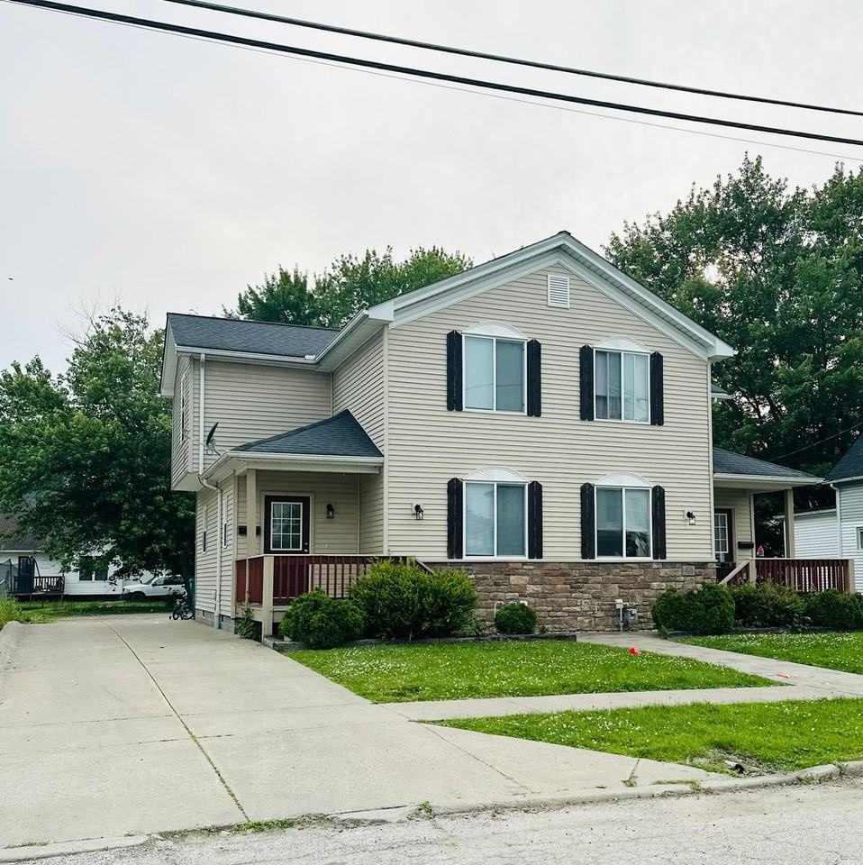 48 Swan St #52 - Photo 2 of 16