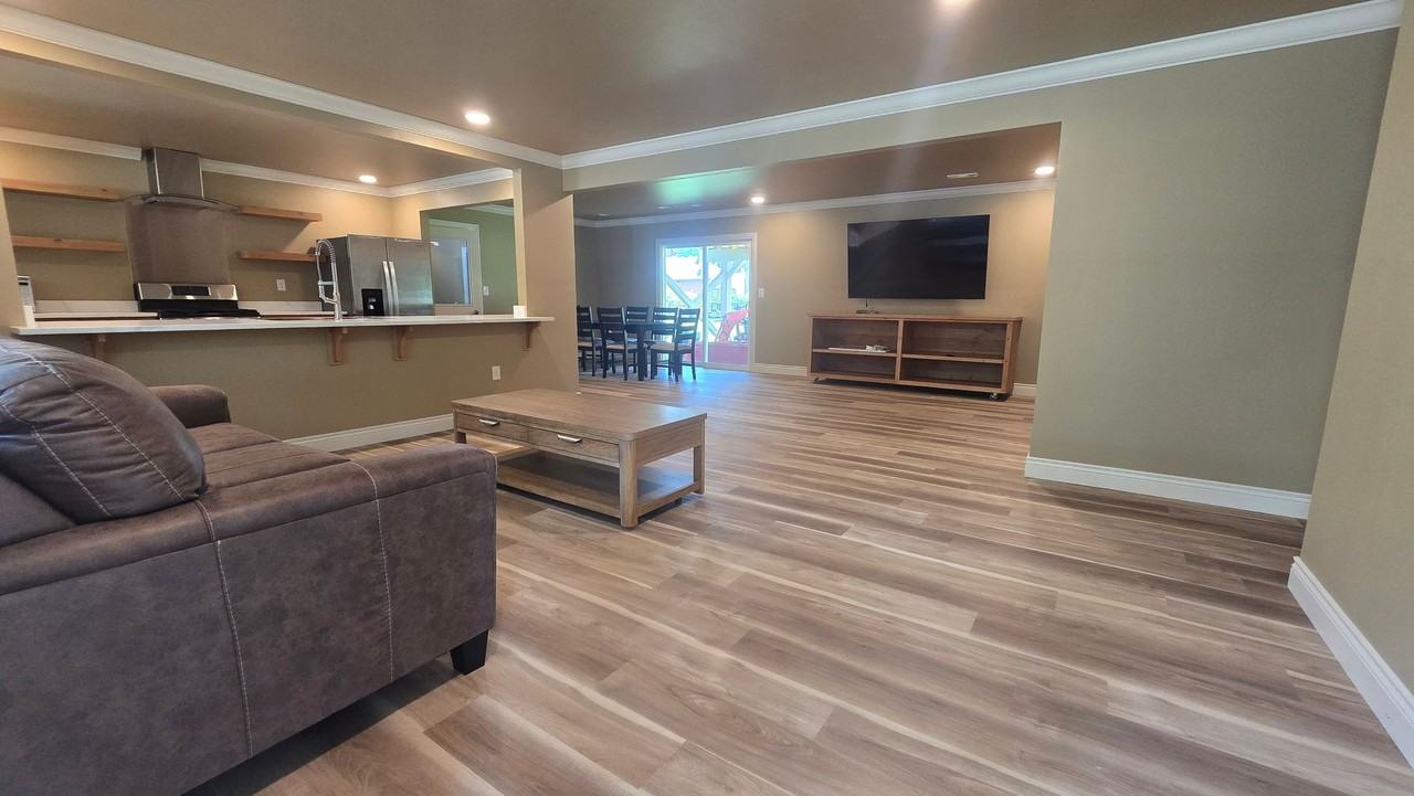 2122 W Lawson St - Photo 3 of 13