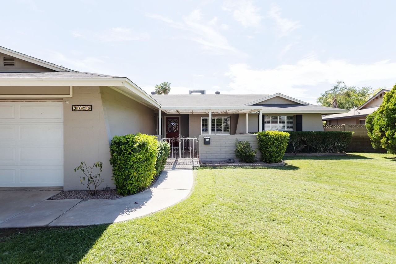 3726 S Juniper St - Photo 3 of 50