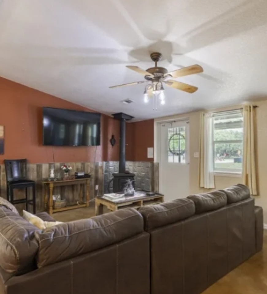 6411 6411 Junction Highway - The Lodge - Photo 5 of 13