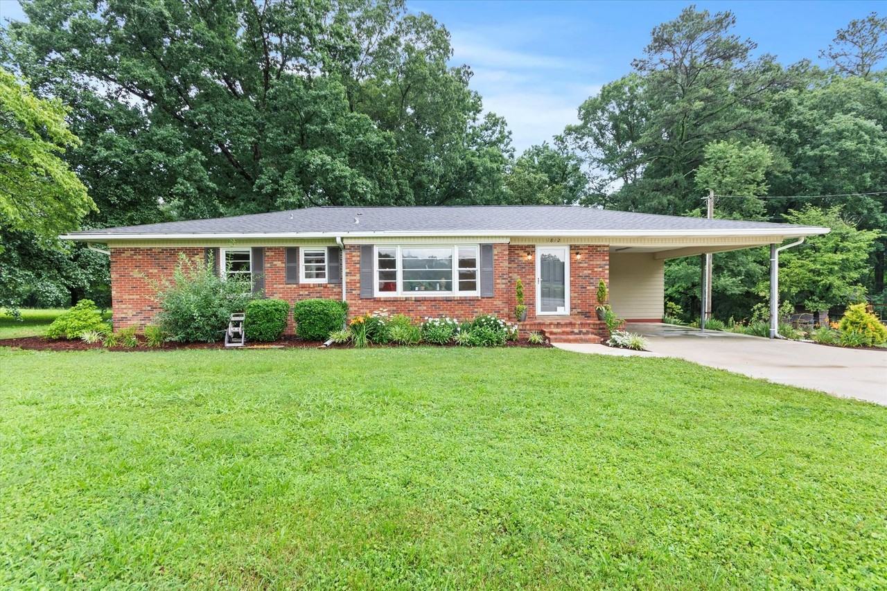 1812 Elkton St - Photo 3 of 29