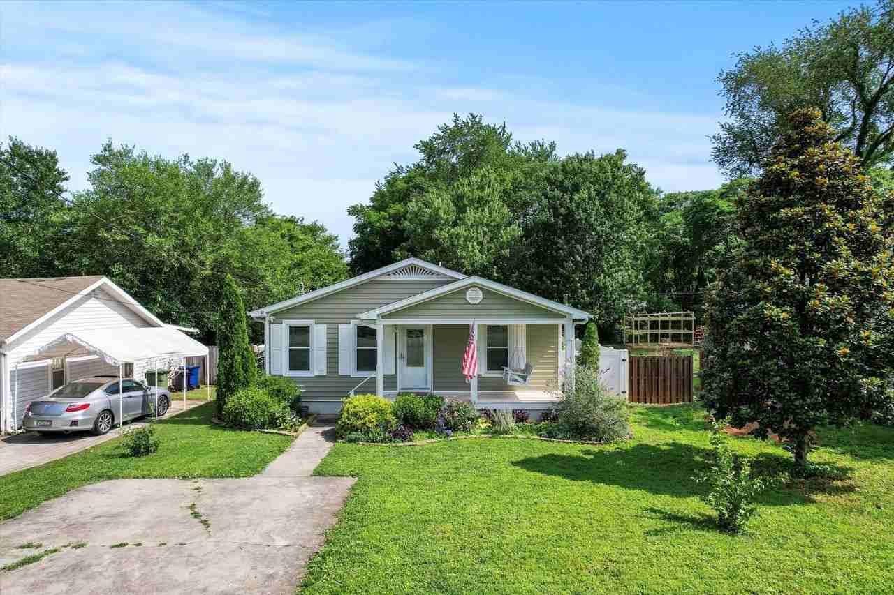 1123 Humes Ave Ne - Photo 4 of 29