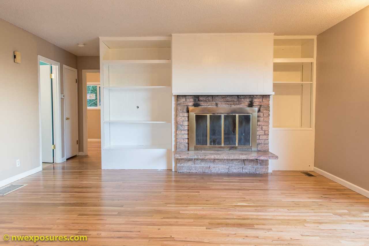 12025 Sw 64th Ave - Photo 4 of 18